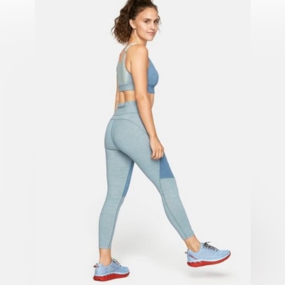 Outdoor Voices - Tech Sweat 3/4 length Two Tone Leggings